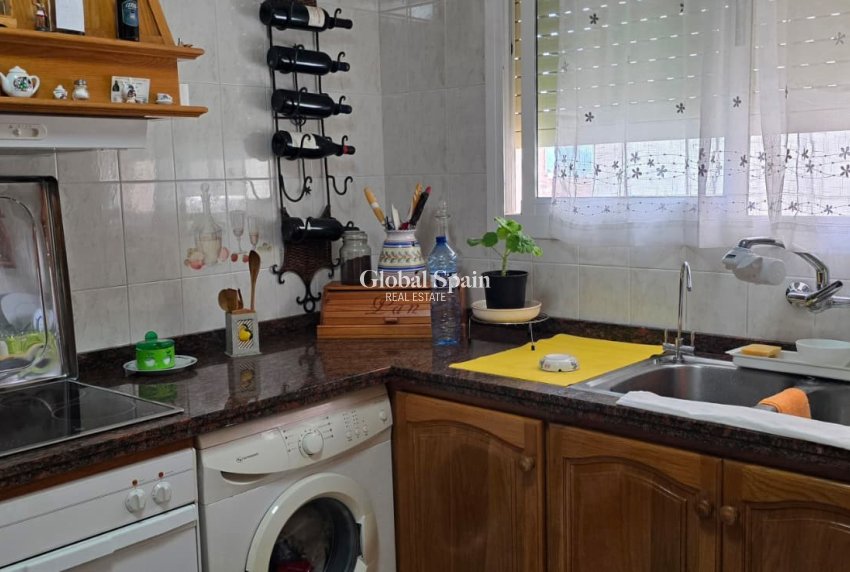 Resale - APARTMENT -
LA FONT D'EN CARRÒS - Centro