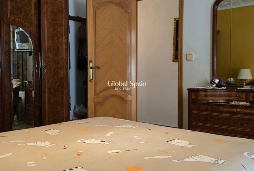 Resale - APARTMENT -
LA FONT D'EN CARRÒS - Centro