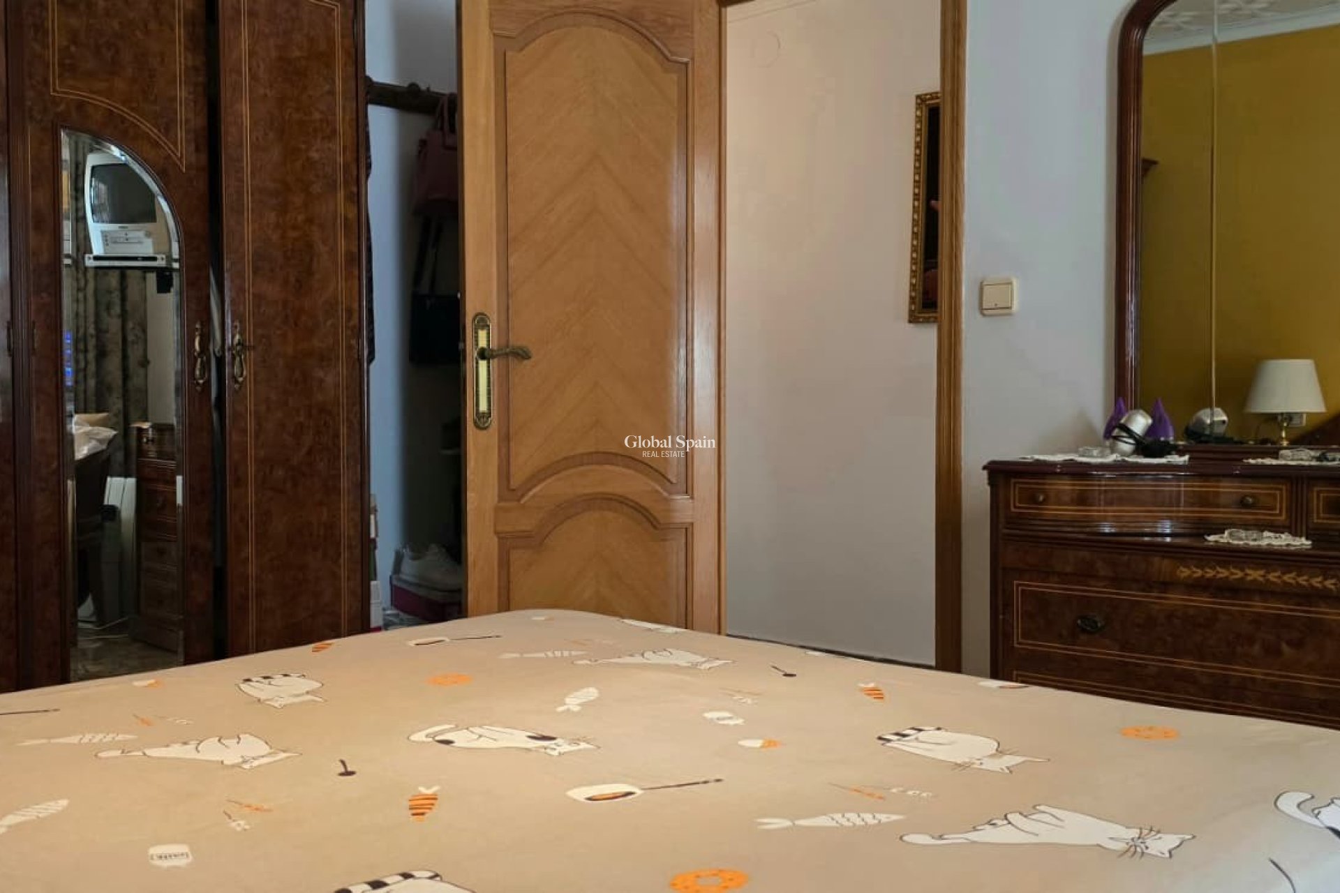 Resale - APARTMENT -
LA FONT D'EN CARRÒS - Centro