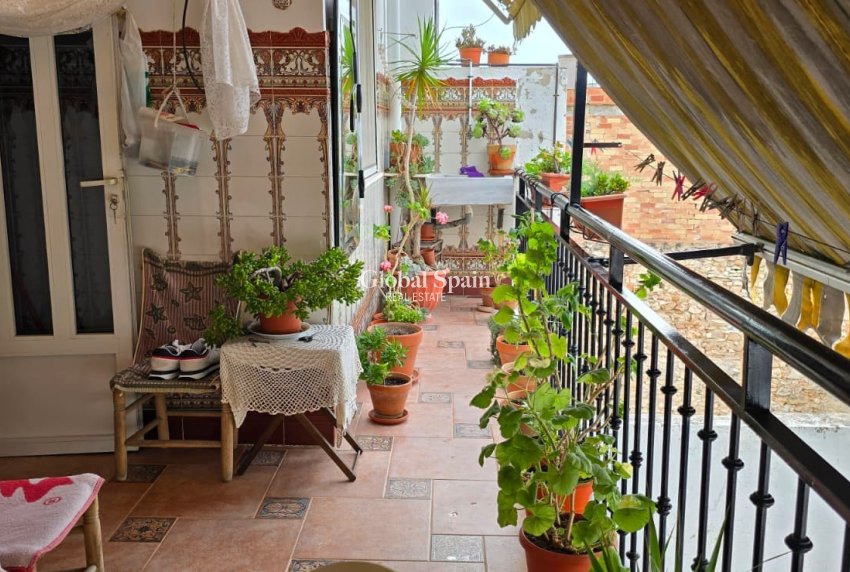 Resale - Apartment -
La Font d'en Carròs - Centro