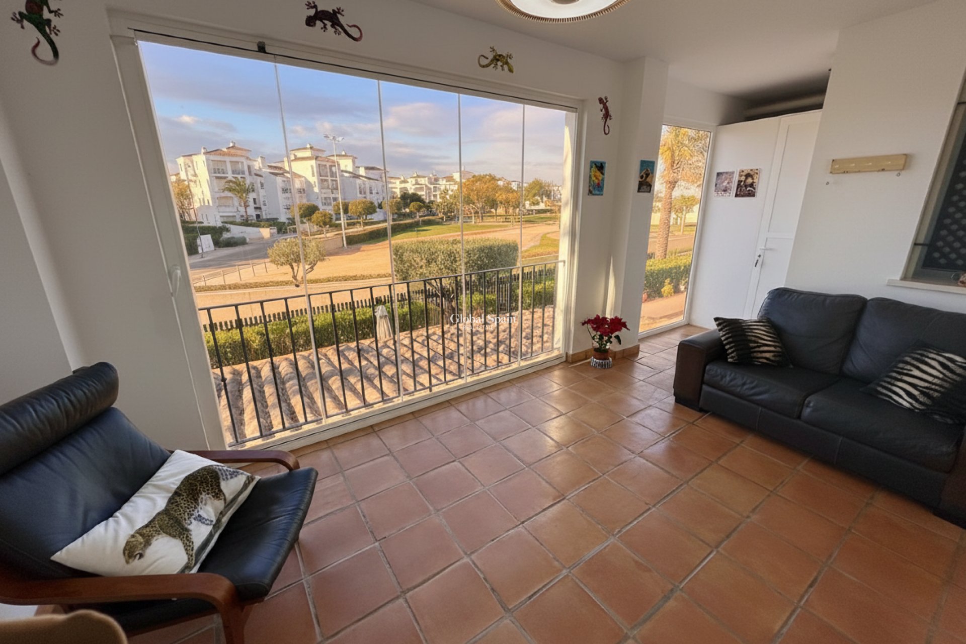 Resale - APARTMENT -
LA TORRE GOLF RESORT - Inland