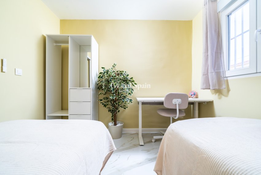 Resale - APARTMENT -
La Veleta - Costa Blanca
