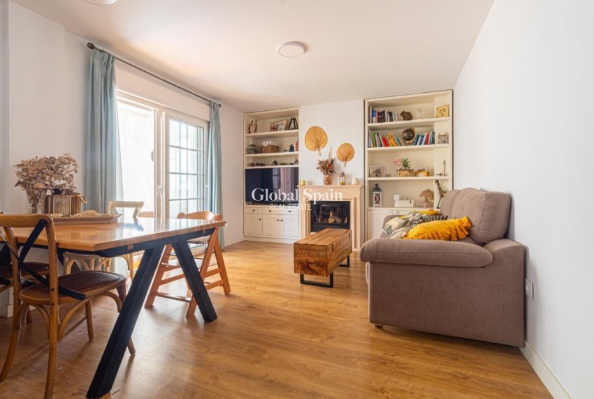 Resale - Apartment -
La Veleta