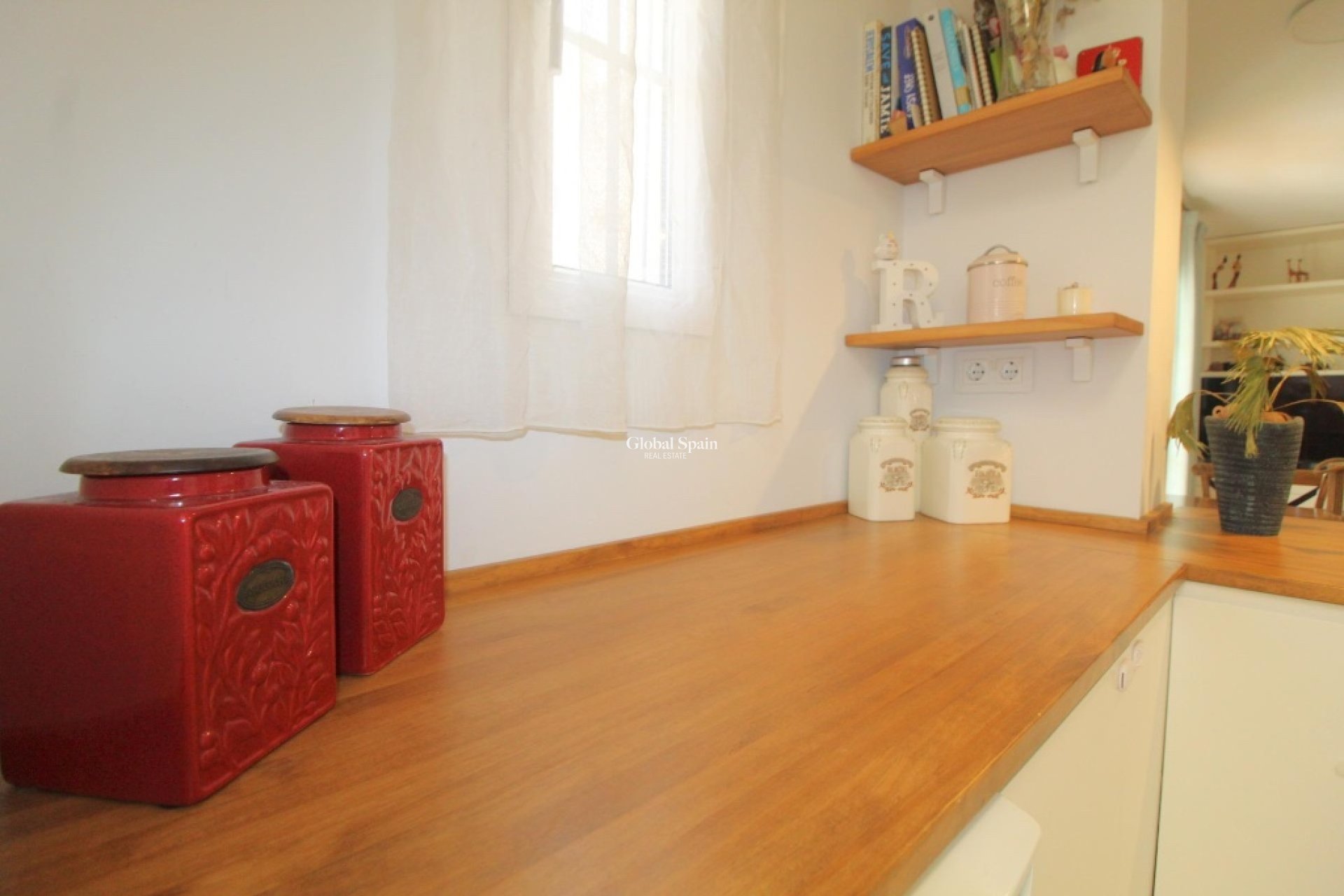Resale - Apartment -
La Veleta