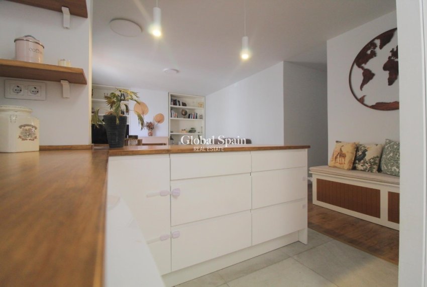 Resale - Apartment -
La Veleta