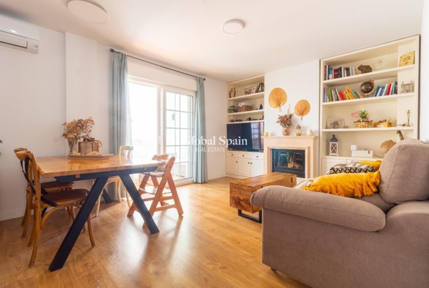 Resale - Apartment -
La Veleta