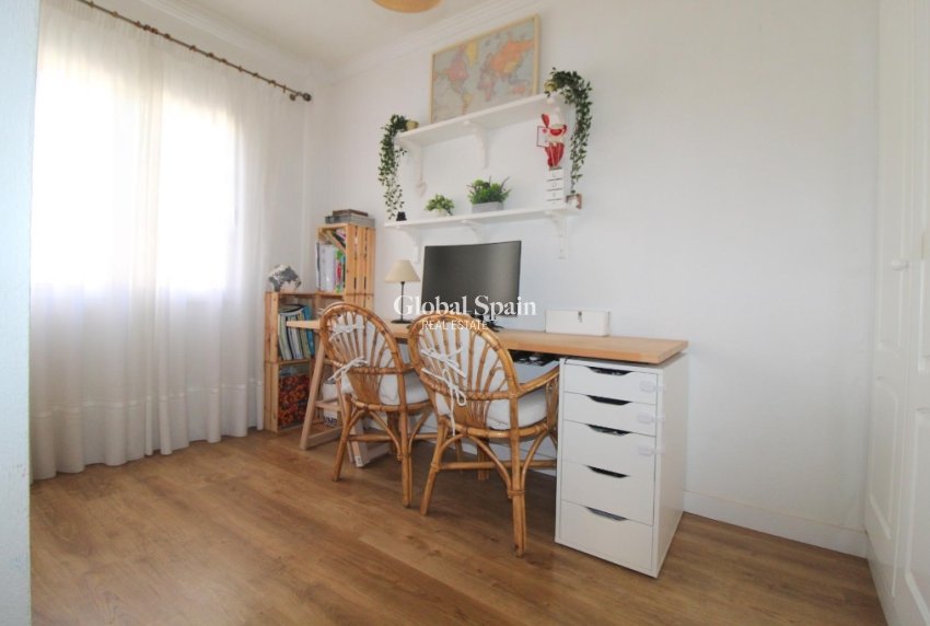 Resale - Apartment -
La Veleta
