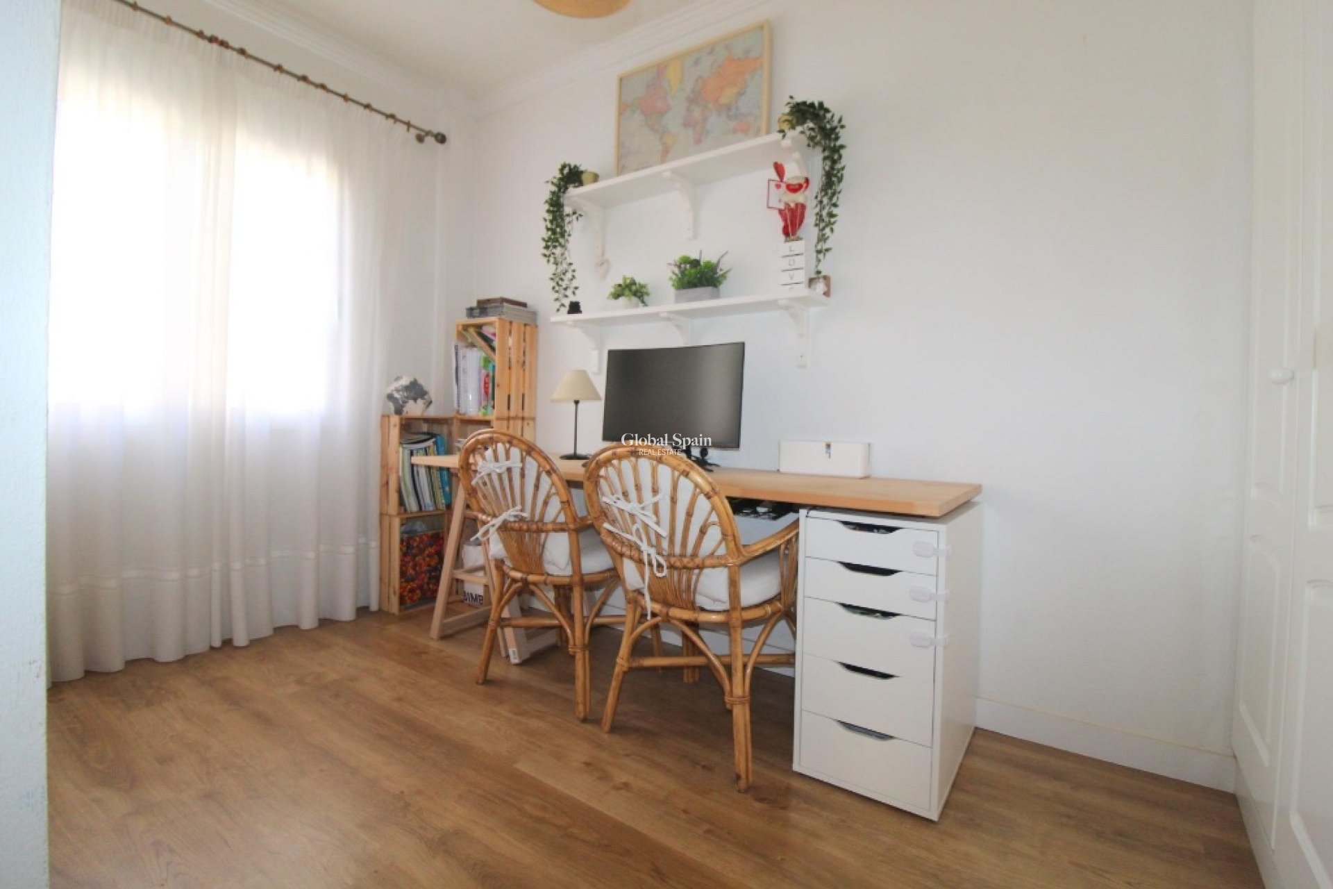 Resale - Apartment -
La Veleta