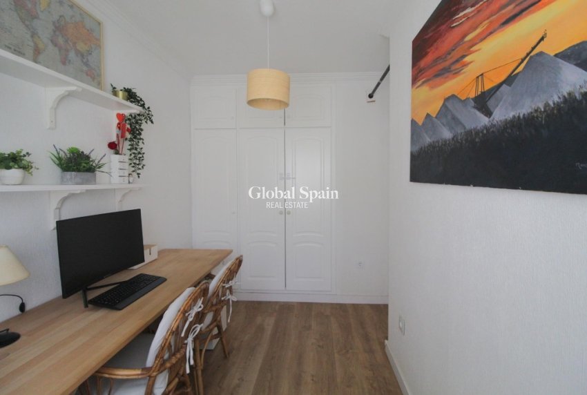 Resale - Apartment -
La Veleta
