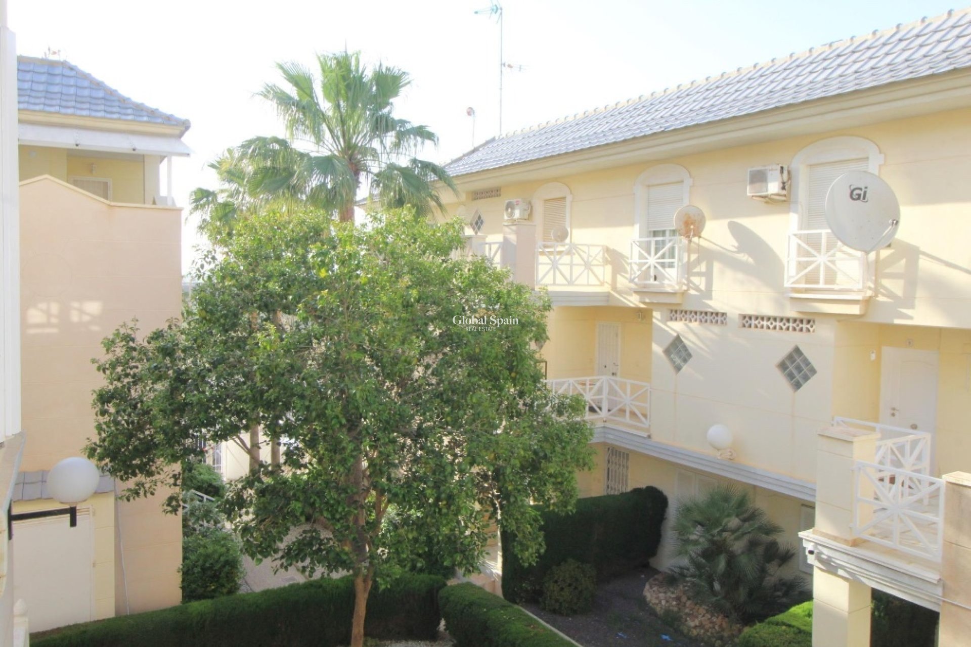Resale - Apartment -
La Veleta
