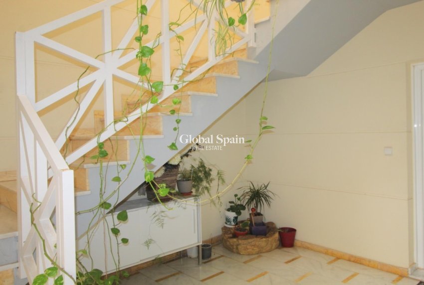 Resale - Apartment -
La Veleta