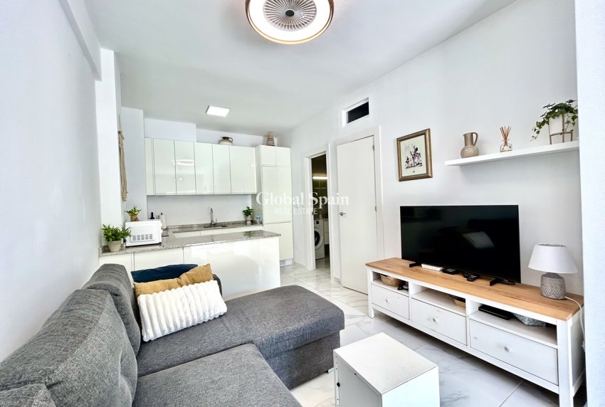 Resale - APARTMENT -
LA ZENIA - Costa Blanca