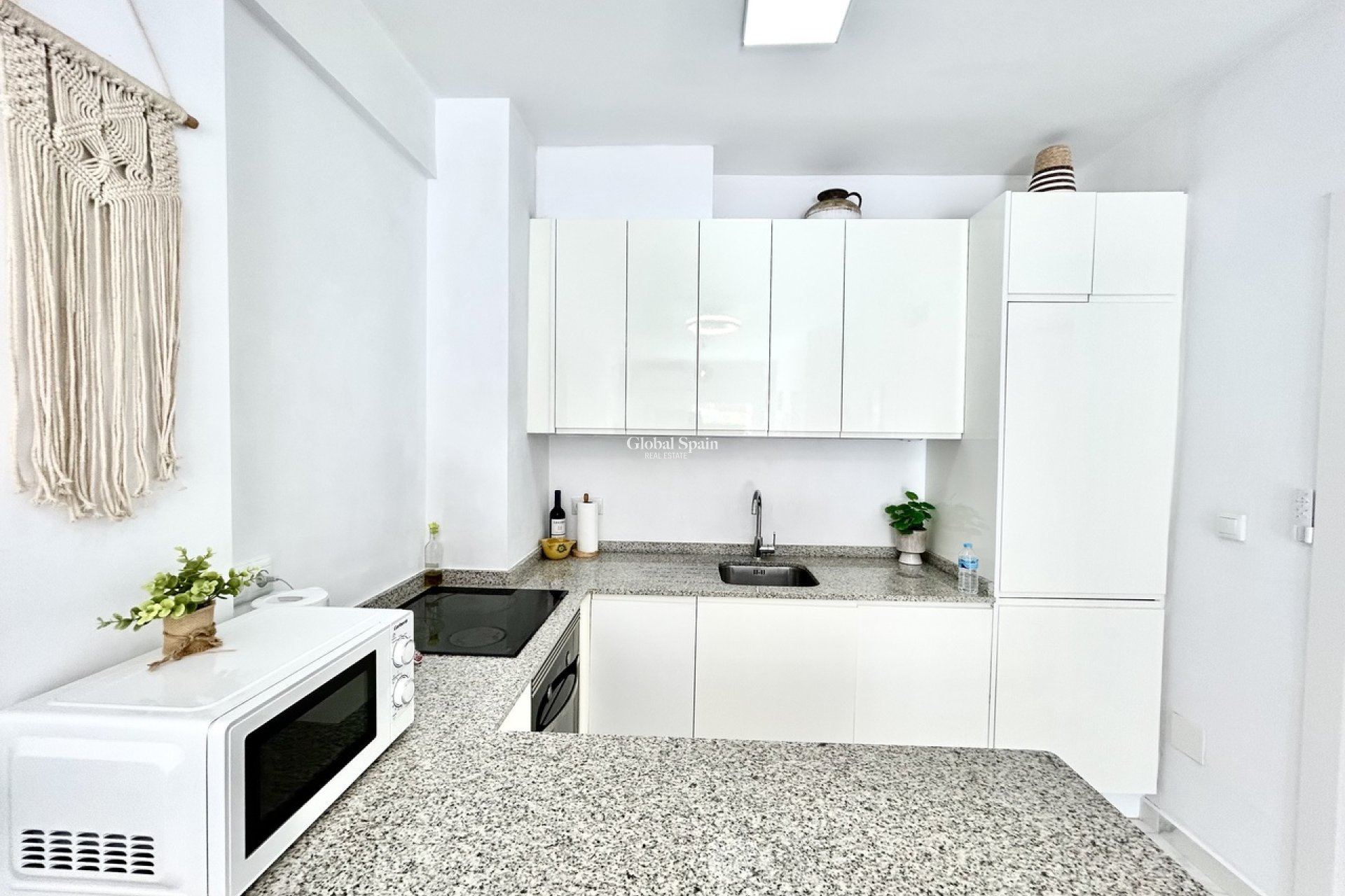 Resale - APARTMENT -
LA ZENIA - Costa Blanca