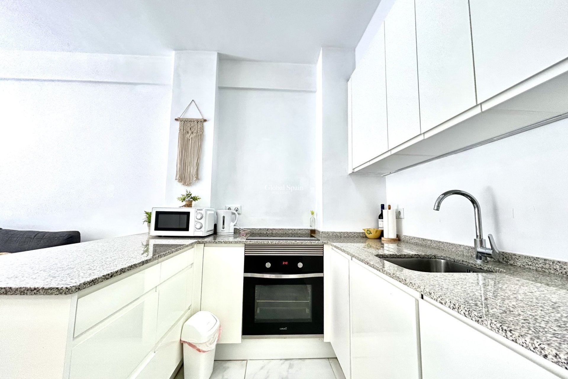 Resale - APARTMENT -
LA ZENIA - Costa Blanca