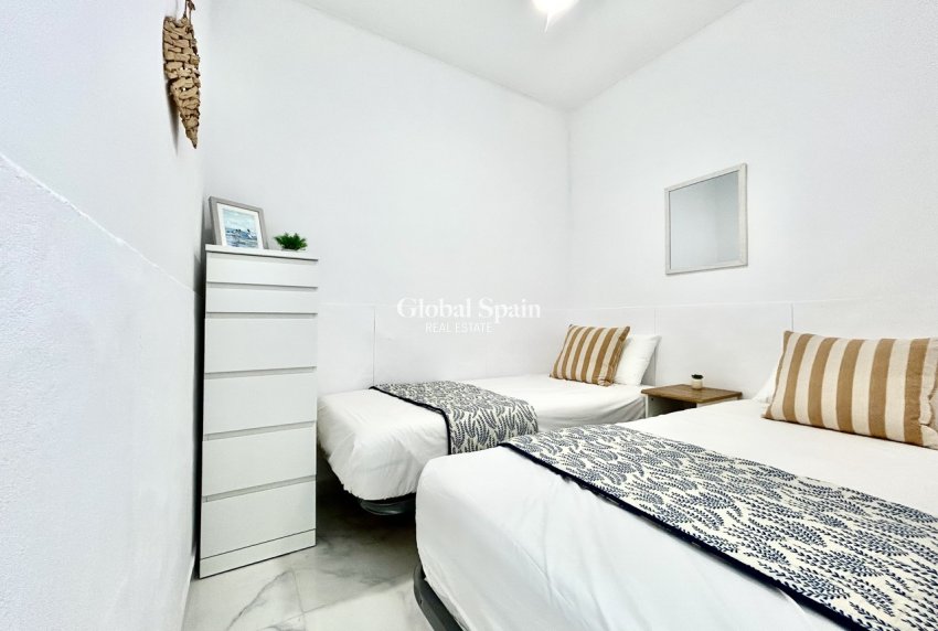 Resale - APARTMENT -
LA ZENIA - Costa Blanca