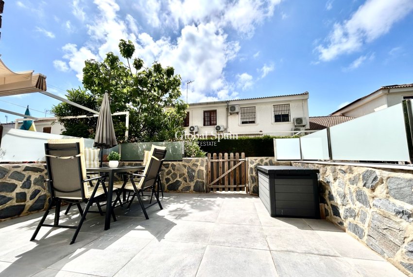 Resale - APARTMENT -
LA ZENIA - Costa Blanca