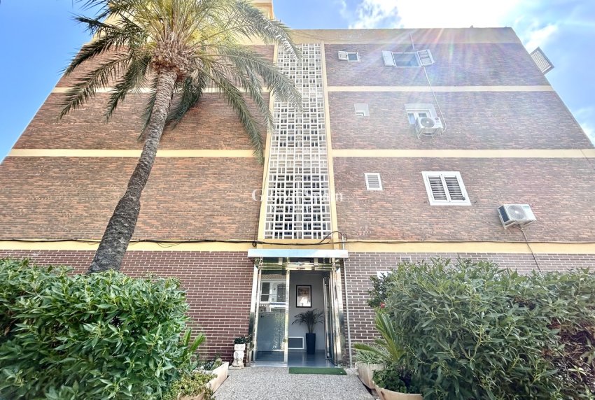 Resale - APARTMENT -
LA ZENIA - Costa Blanca