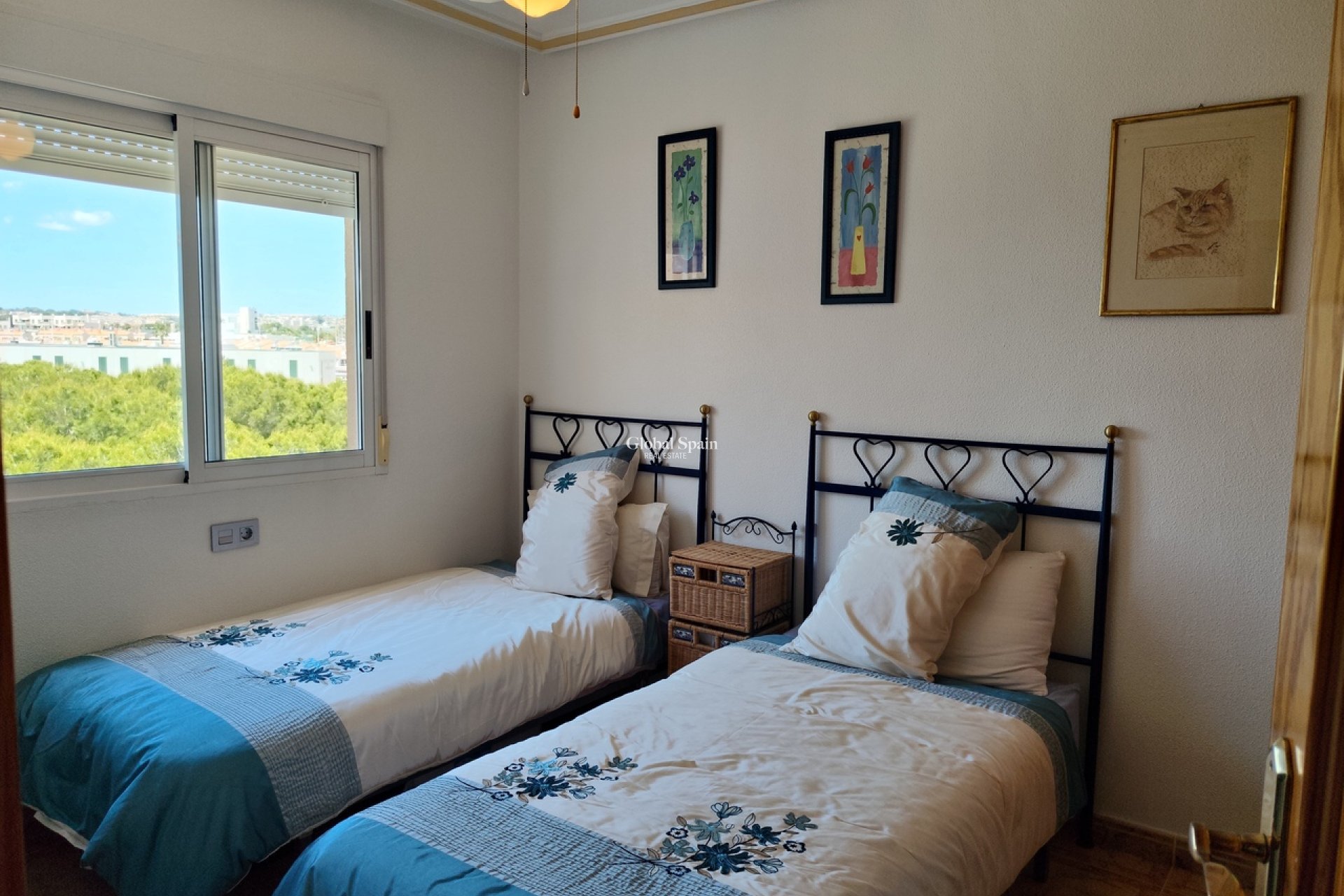 Resale - APARTMENT -
LA ZENIA - Costa Blanca