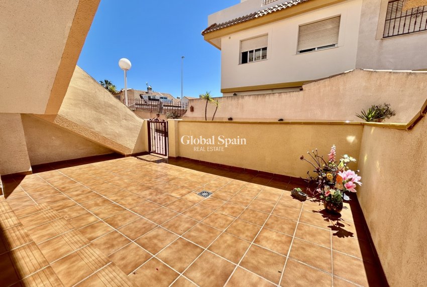 Resale - APARTMENT -
LA ZENIA - Costa Blanca