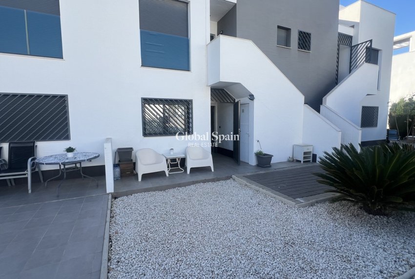 Resale - APARTMENT -
LA ZENIA - Costa Blanca