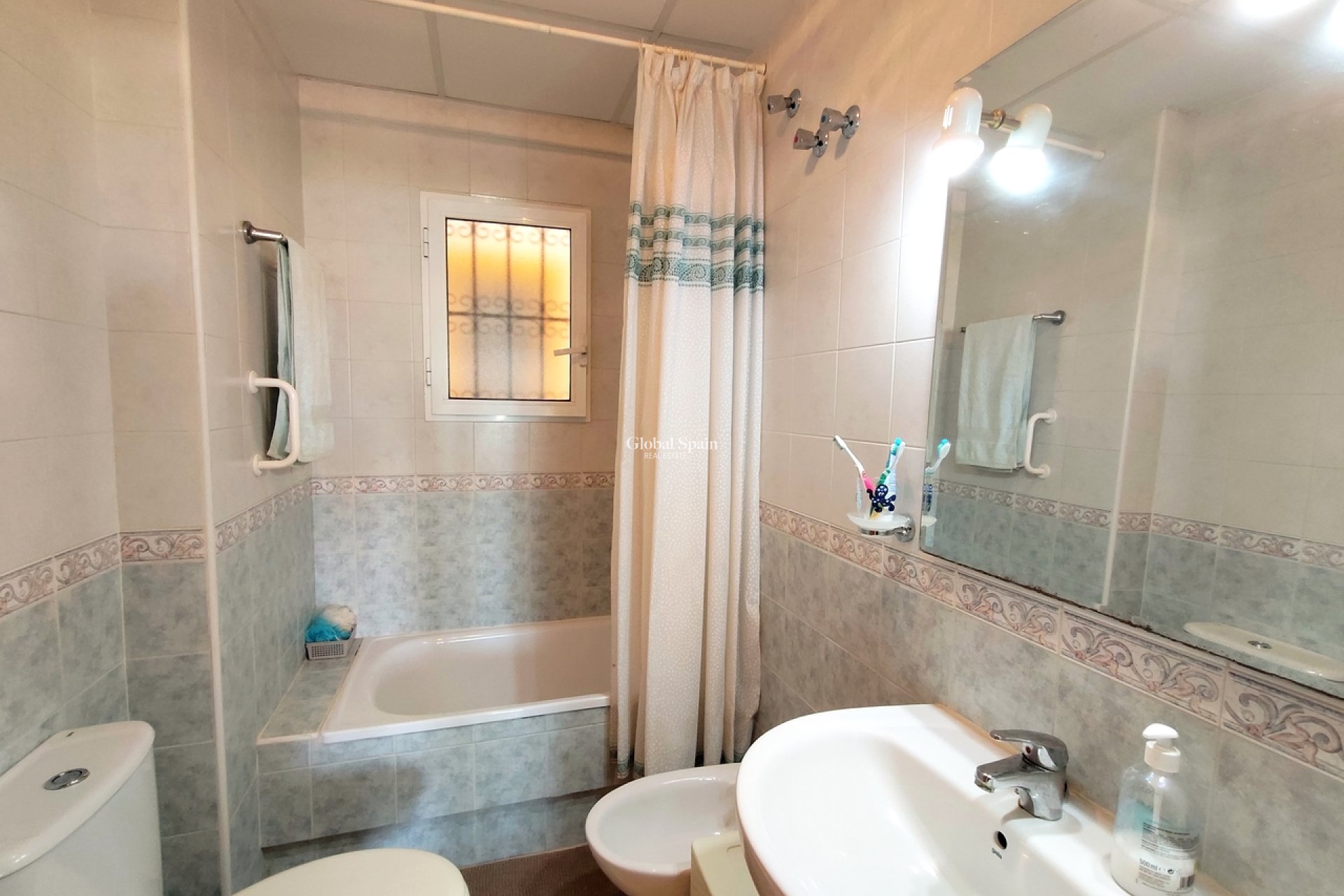 Resale - APARTMENT -
LA ZENIA - Costa Blanca
