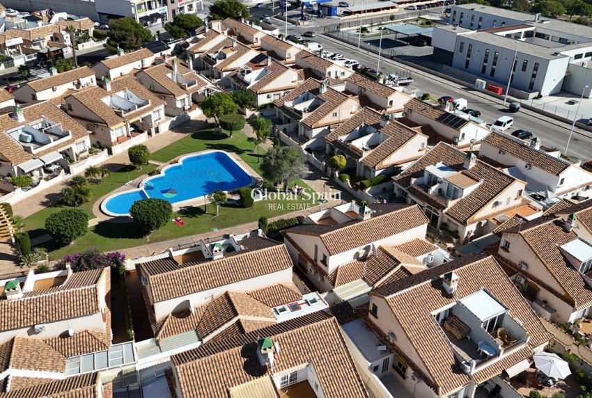 Resale - APARTMENT -
LA ZENIA - Costa Blanca
