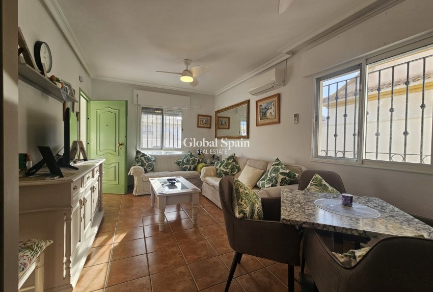 Resale - APARTMENT -
LA ZENIA - Costa Blanca