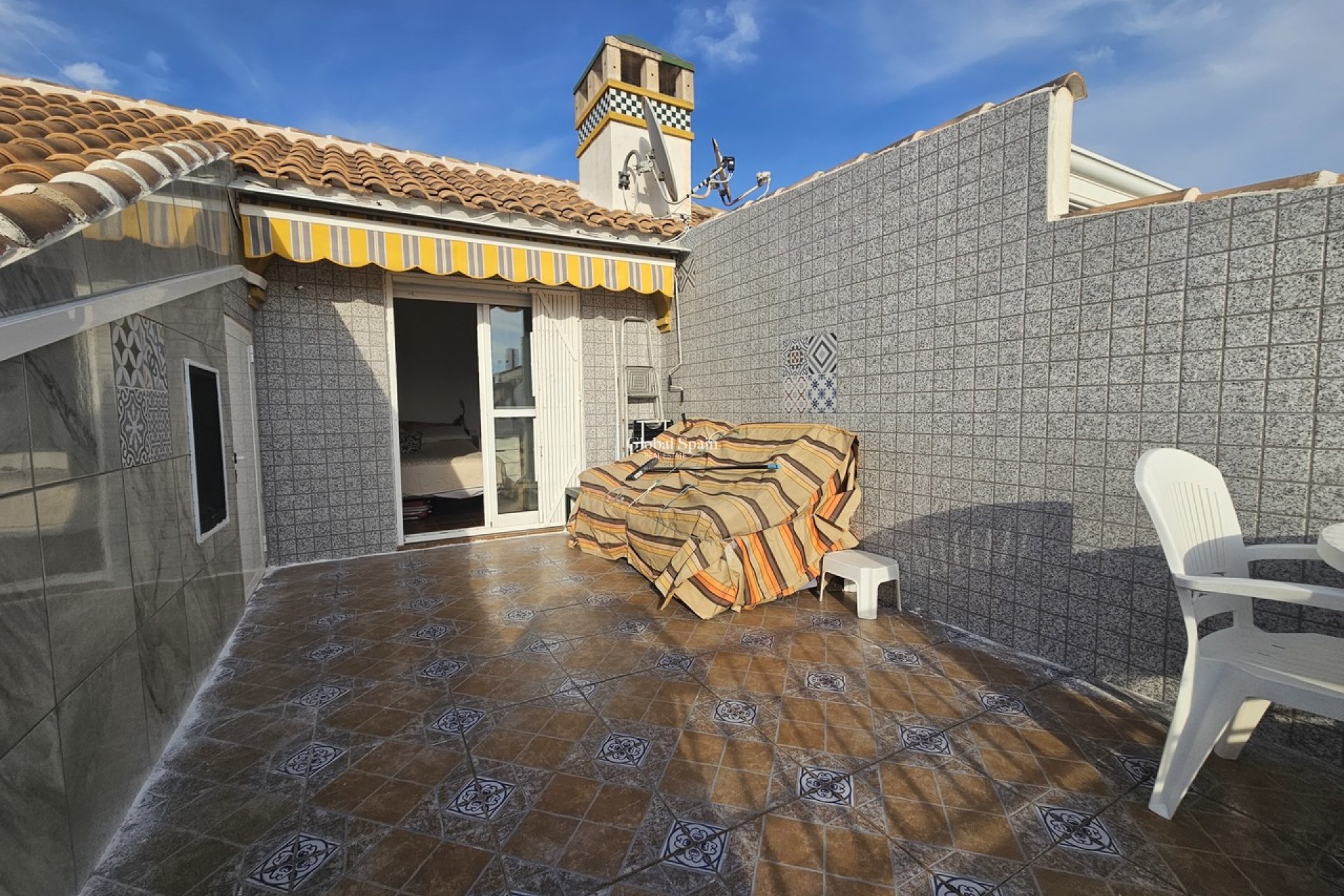 Resale - APARTMENT -
LA ZENIA - Costa Blanca