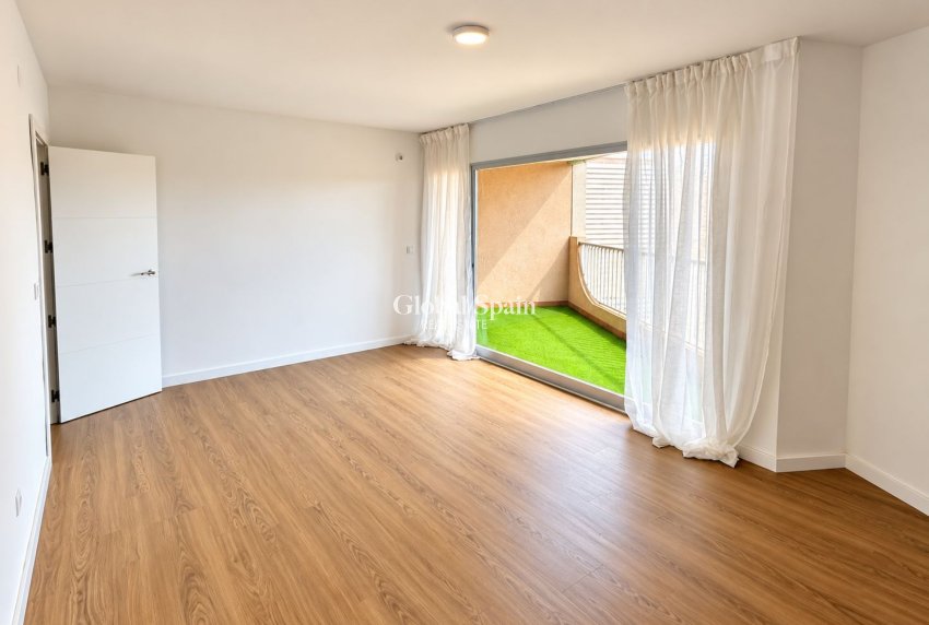 Resale - APARTMENT -
LA ZENIA - Costa Blanca