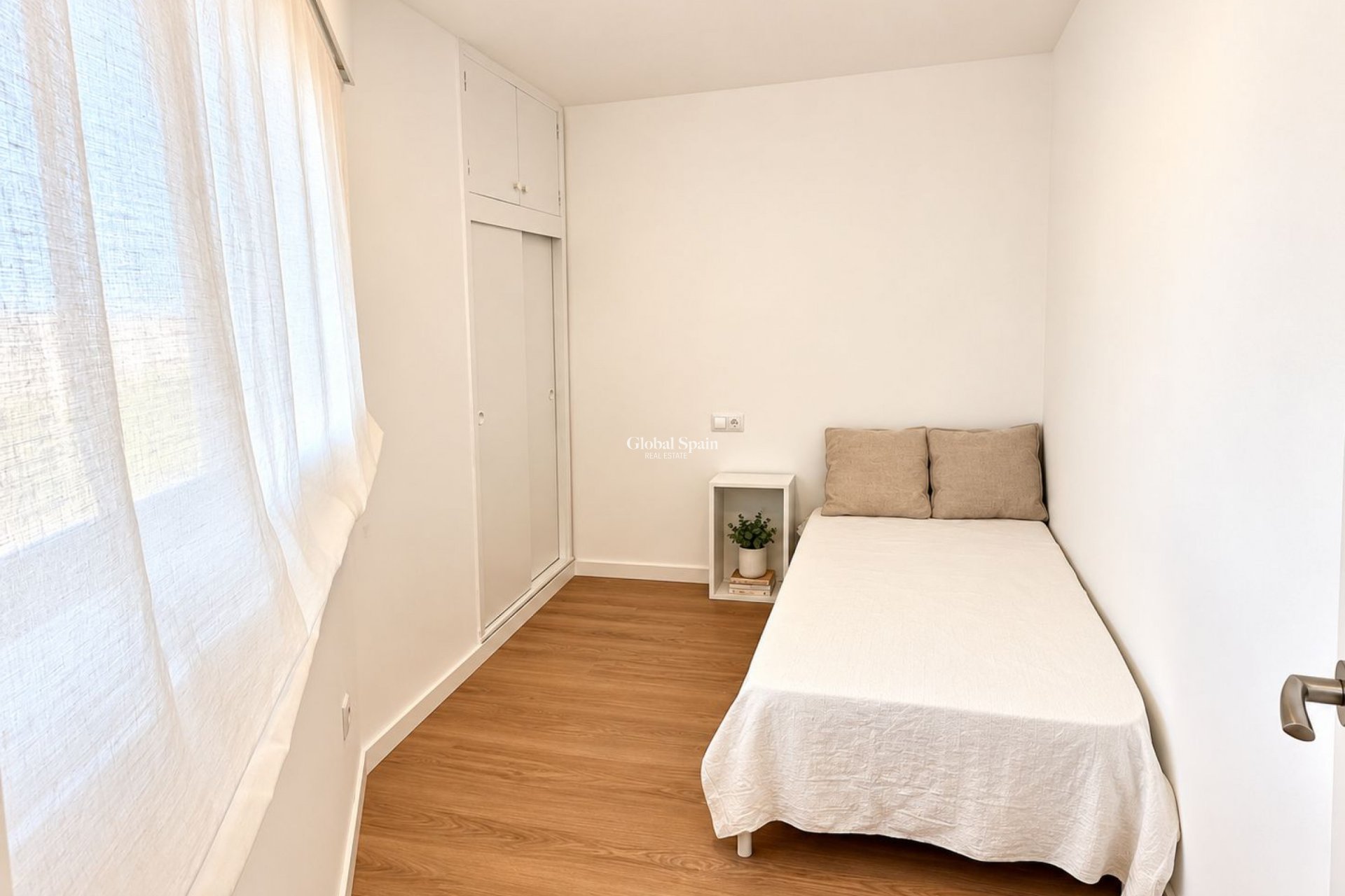 Resale - APARTMENT -
LA ZENIA - Costa Blanca