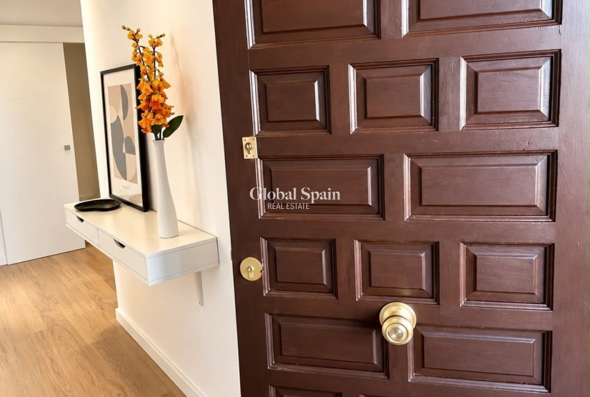 Resale - APARTMENT -
LA ZENIA - Costa Blanca