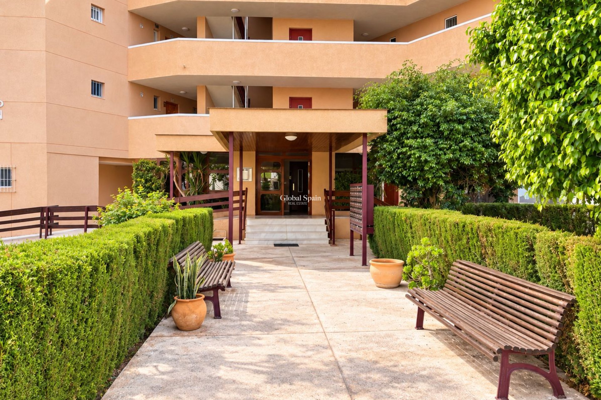 Resale - APARTMENT -
LA ZENIA - Costa Blanca