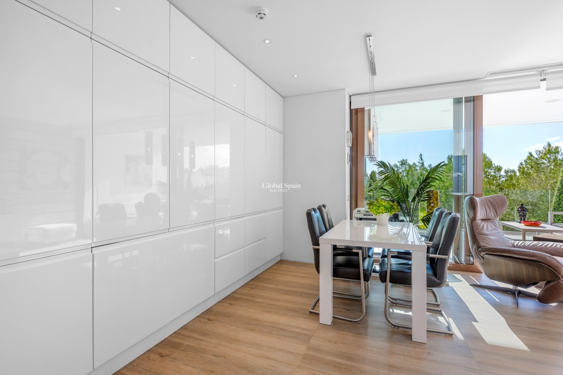 Resale - APARTMENT -
LAS COLINAS GOLF RESORT - Costa Blanca