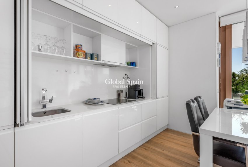 Resale - APARTMENT -
LAS COLINAS GOLF RESORT - Costa Blanca