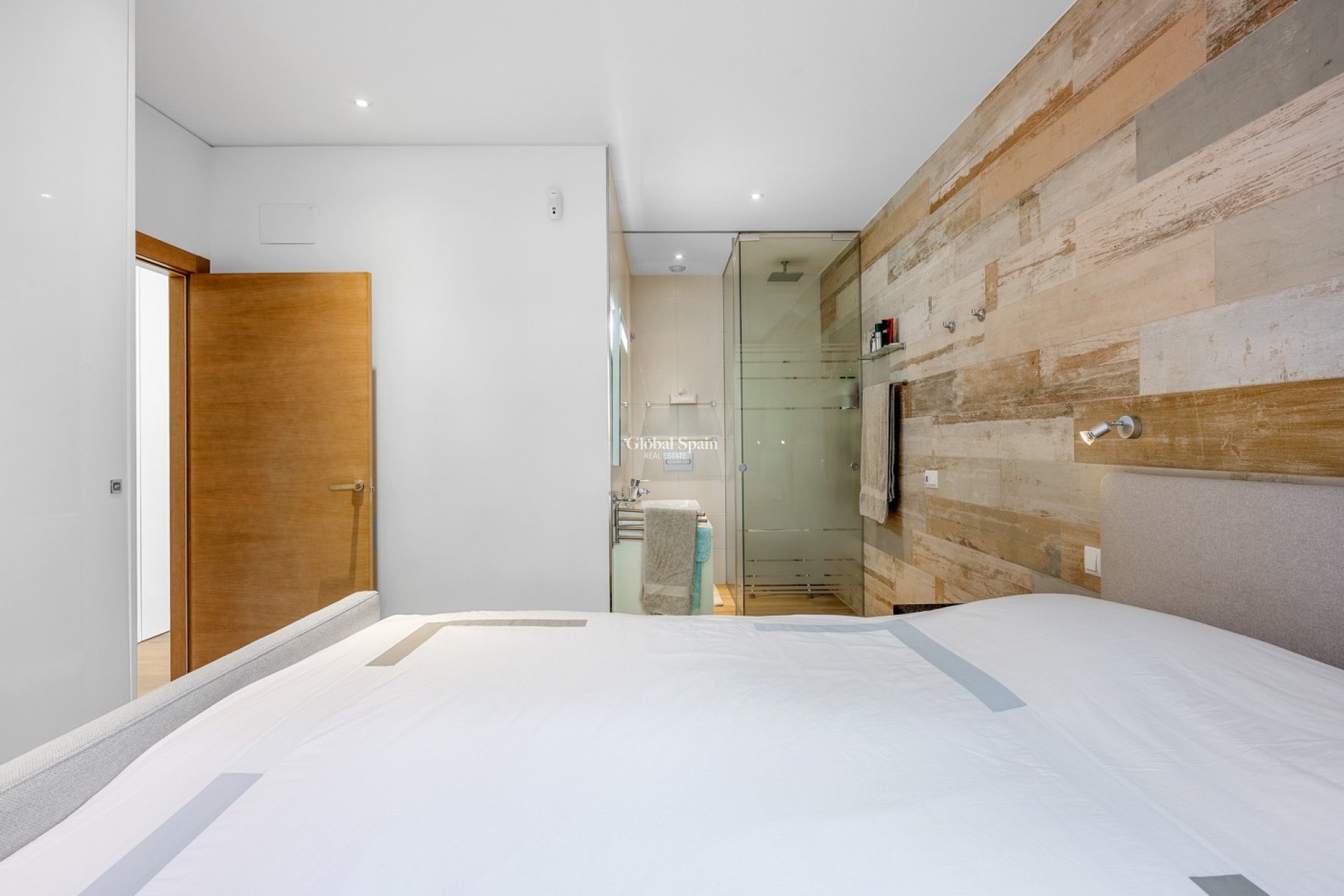 Resale - APARTMENT -
LAS COLINAS GOLF RESORT - Costa Blanca