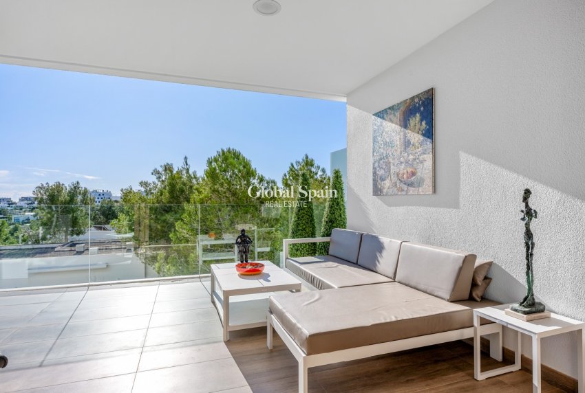 Resale - APARTMENT -
LAS COLINAS GOLF RESORT - Costa Blanca