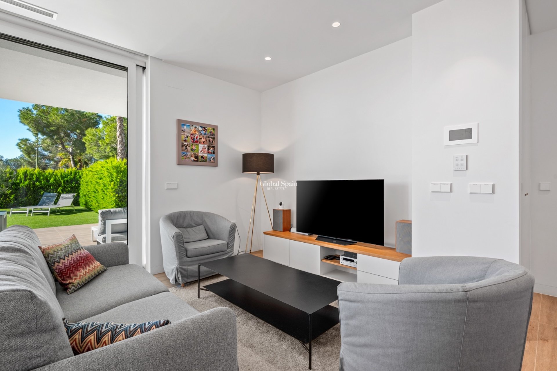 Resale - APARTMENT -
LAS COLINAS GOLF RESORT - Costa Blanca