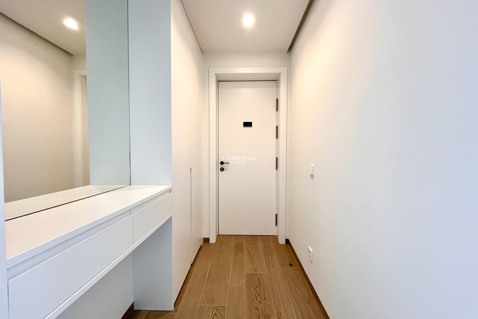 Resale - APARTMENT -
LAS COLINAS GOLF RESORT - Costa Blanca