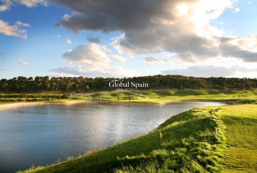 Resale - APARTMENT -
LAS COLINAS GOLF RESORT - Costa Blanca
