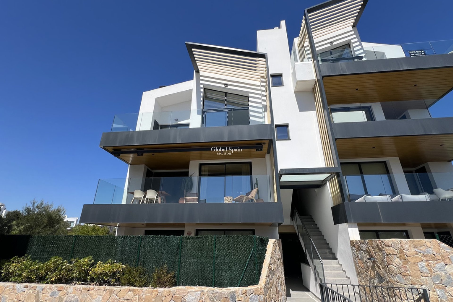Resale - APARTMENT -
LAS COLINAS GOLF RESORT - Costa Blanca