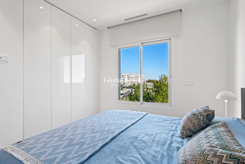 Resale - APARTMENT -
LAS COLINAS GOLF RESORT - Costa Blanca