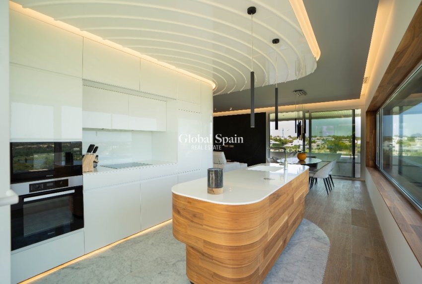 Resale - Apartment -
Las Colinas Golf Resort - Las Colinas Golf