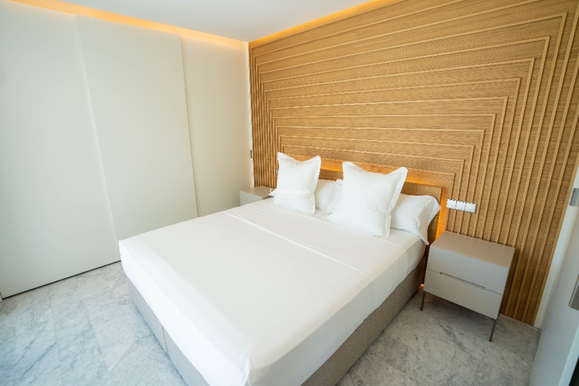 Resale - Apartment -
Las Colinas Golf Resort - Las Colinas Golf