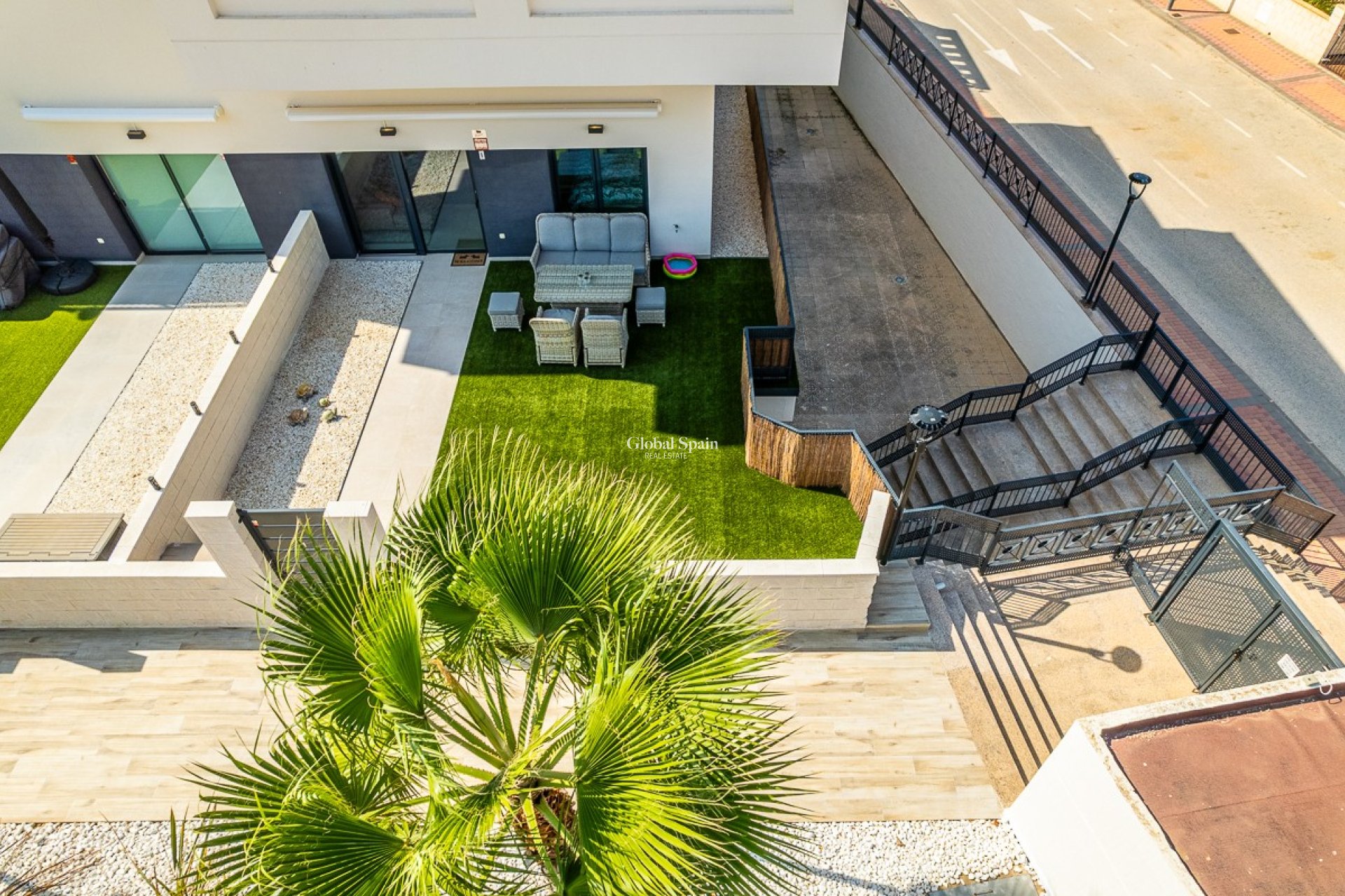 Resale - Apartment -
Lo Crispin