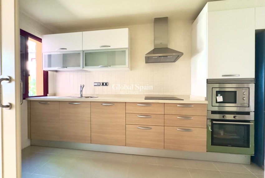 Resale - APARTMENT -
LOS ALCÁZARES - Punta Calera