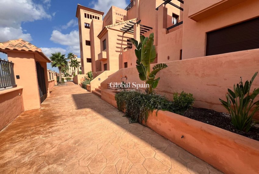 Resale - APARTMENT -
LOS ALCÁZARES - SERANA GOLF