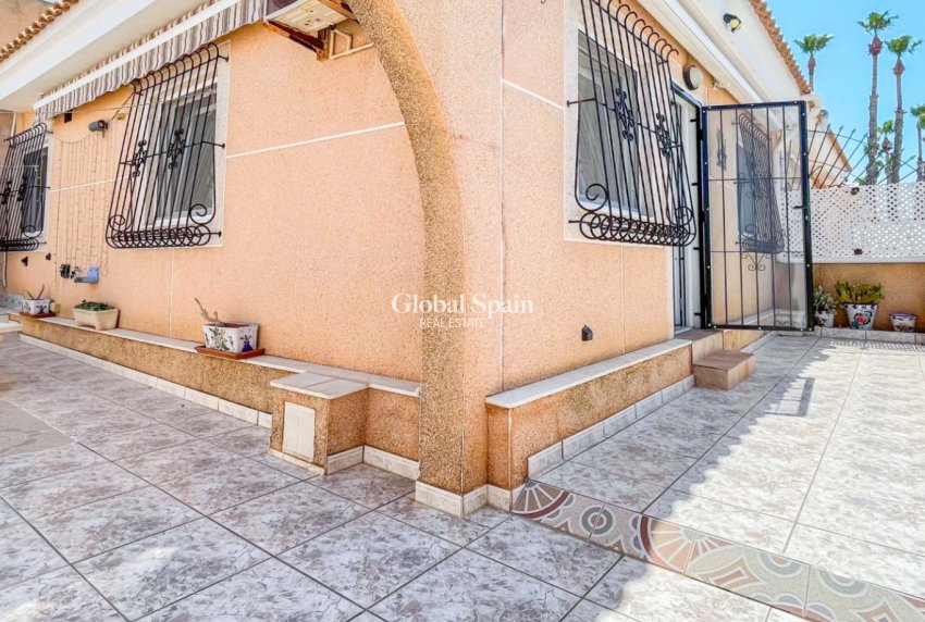 Resale - APARTMENT -
LOS ALCÁZARES