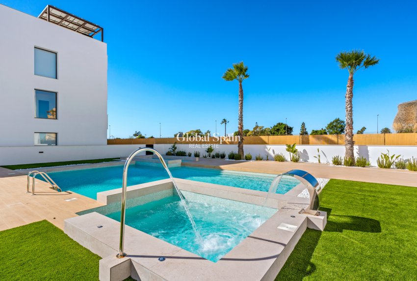 Resale - APARTMENT -
LOS ALCÁZARES