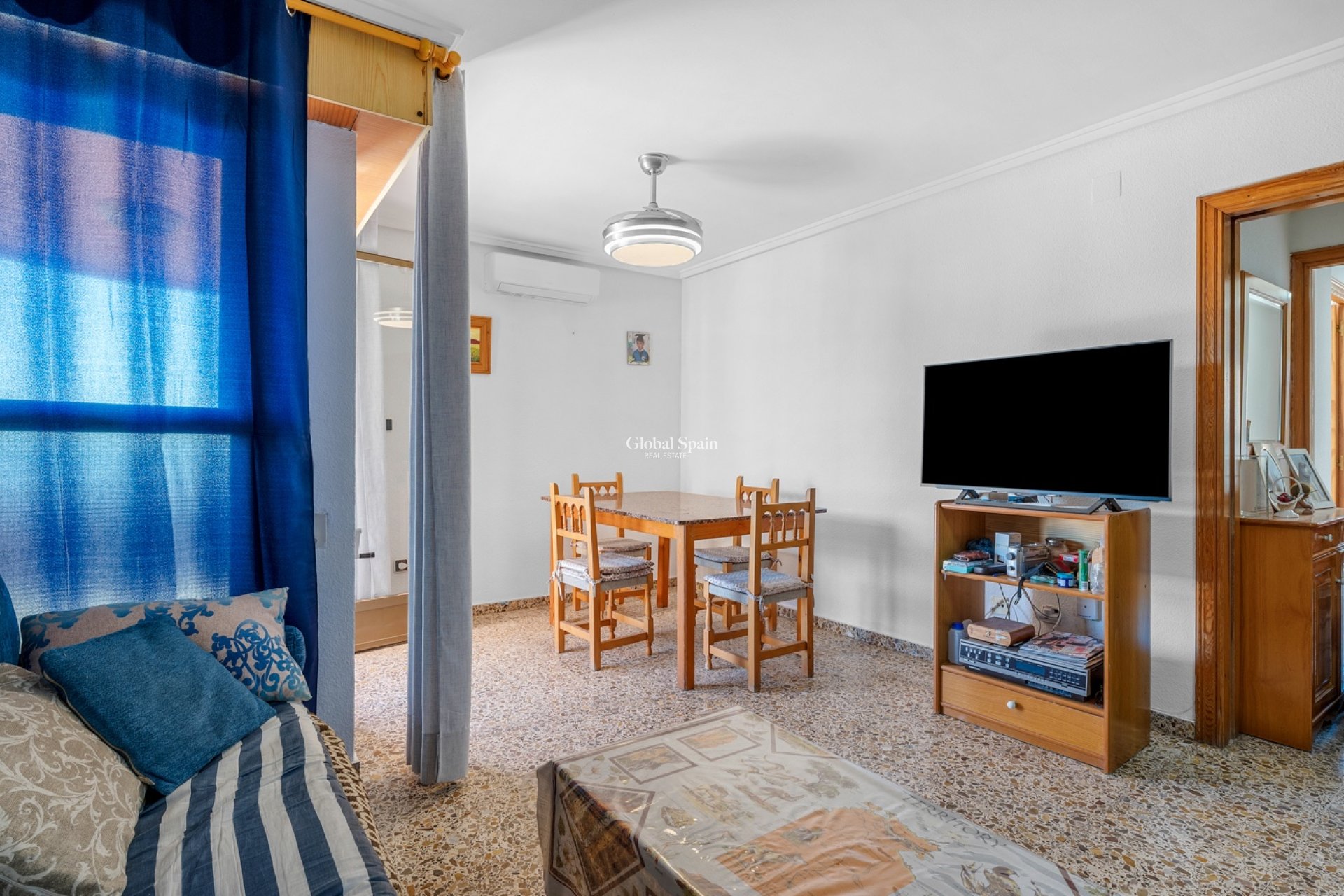 Resale - APARTMENT -
LOS ARENALES DEL SOL - Segunda linea playa