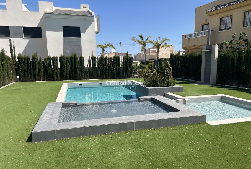 Resale - APARTMENT -
LOS BALCONES - LOS ALTOS - Costa Blanca